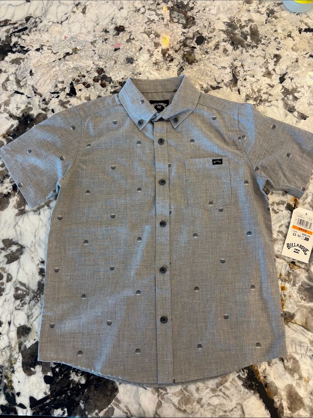 Billabong Gray Short-Sleeve Button-Down Shirt with Dot Print